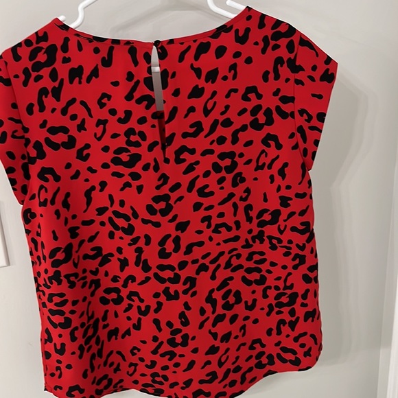 Red and black blouse size medium - Picture 2 of 3